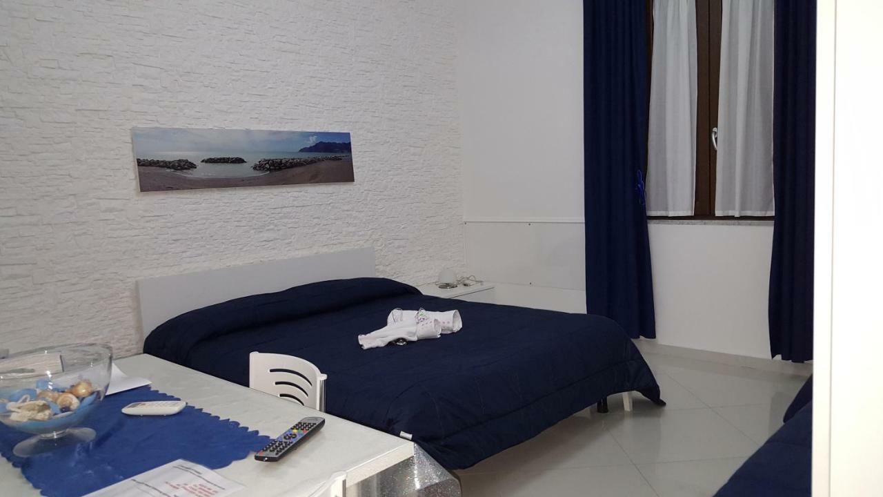 Al Porticciolo Bed & Breakfast Salerno Exterior foto